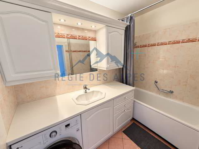 null rooms Apartment for rent in Genève - image 1/6