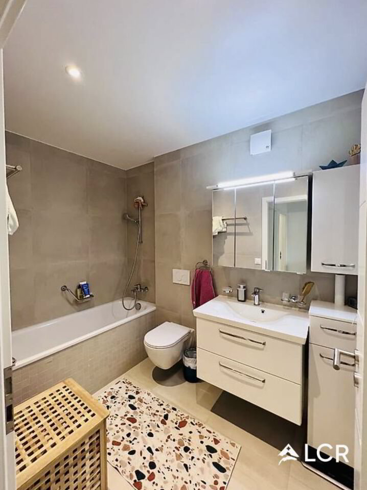 Maison 6 pièces à louer à Thônex - image 1/5