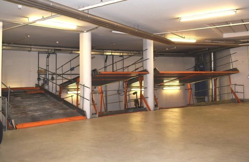 null rooms Car park, garage for rent in Baden - image 1/2