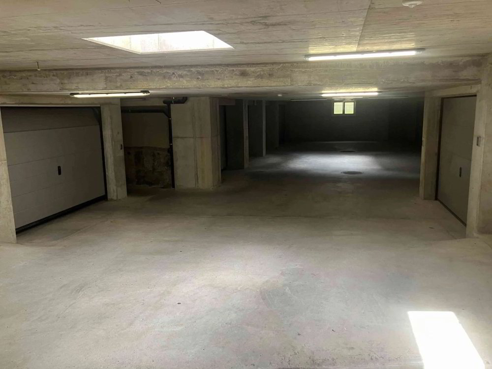 null Zimmer Parkplatz, Garage zu vermieten in Niederurnen - Bild 1/1
