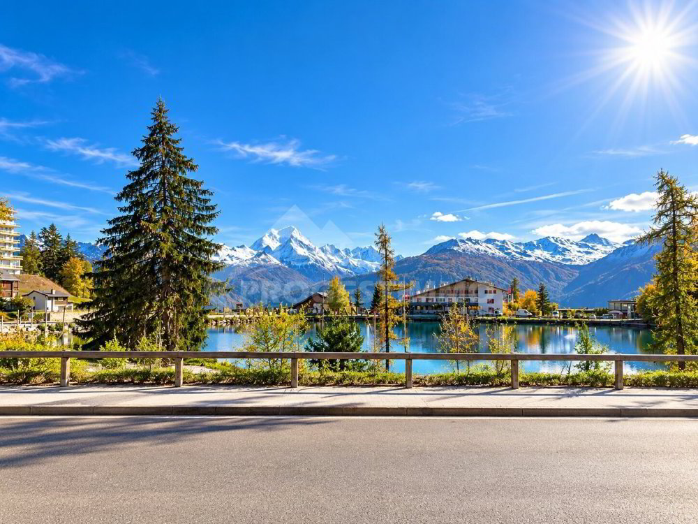 3 rooms Office & Commercial to buy in Crans-Montana - image 1/9