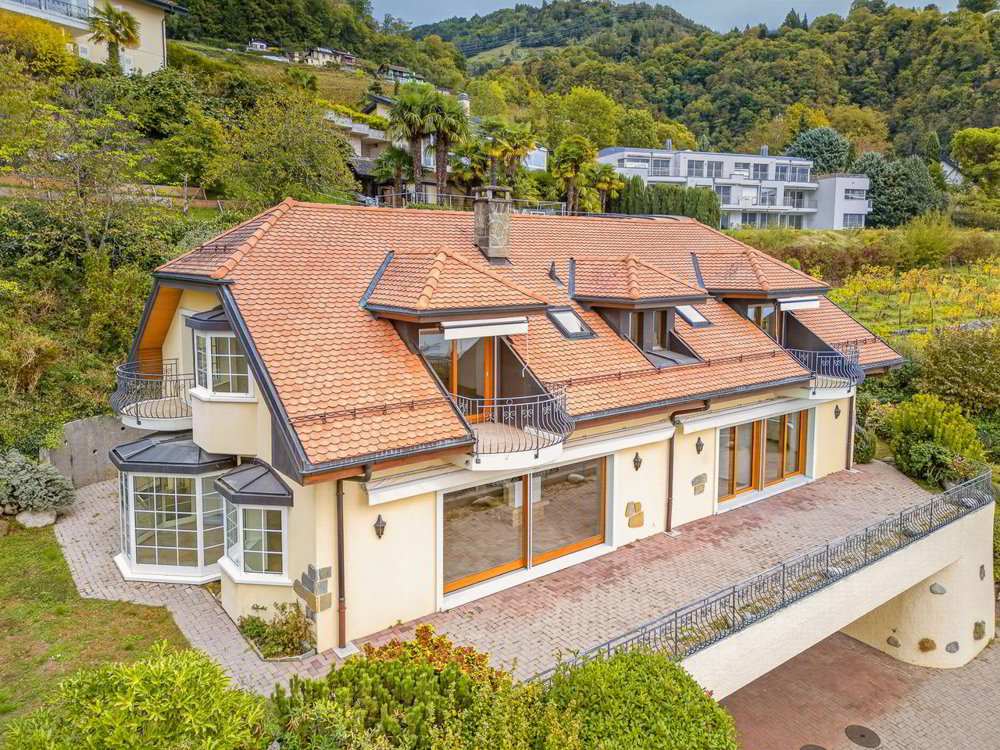 2 rooms Apartment to buy in Montreux - image 1/13