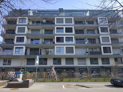 Places de parc intérieures doubles (pour deux véhicules l'un derrière... 1/3