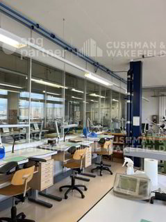 Jeunes 105 - Locaux artisanaux et bureaux clés en main 1/5