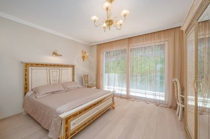 Appartement de 4.5 pièces en location à Paradiso - 160 m² 1/3