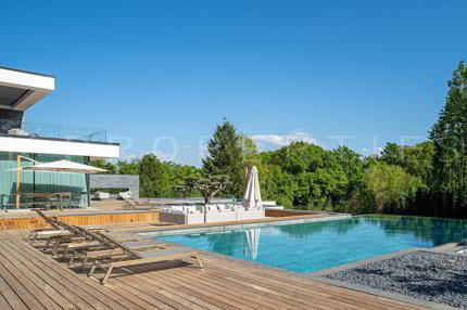 Maison individuelle de 12 pièces en vente à Mies - 2 000 m² 1/5