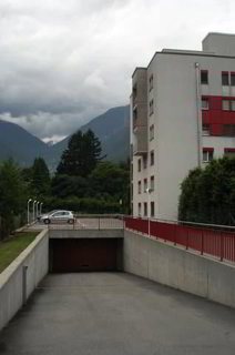Place de parc intérieure avec borne de recharge Martigny 1/1