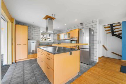 ATTRACTIVE DETACHED HOUSE ON THE WATERFRONT 1/5