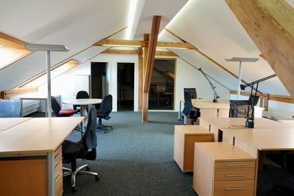 Grand open-space meublé avec salle de conférence 1/5