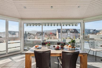 Ruhige Dachwohnung mit Weitsicht 1/5