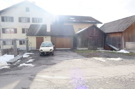 Haus mit Potential und Bauland 1/5