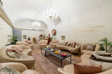 CHF 500'000.00 WIR-Anteil möglich - Exklusiver Weinkeller und zwei Gewerbeflächen, welche zu einer Wohnung um nutzbar sind an bester Lage in Killwangen! 1/5