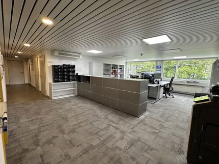 Bureau en location à Münchenstein - 155 m² 1/3