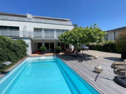 Familienidylle mit Pool am Zürichsee 1/5