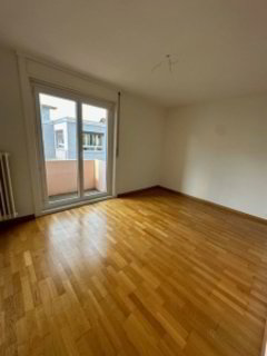 Joli appartement lumineux de 4 pièces avec un balcon 1/5
