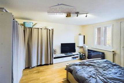 Appartement de 3,5 pièces au 2ème étage avec entrée séparée 1/5