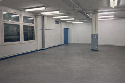 Vielseitig nutzbare Gewerbe- oder Lagerfläche - 307 m² an zentraler Lage in Dübendorf 1/5