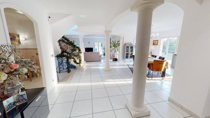 Rive gauche - Villa individuelle avec piscine. 1/5