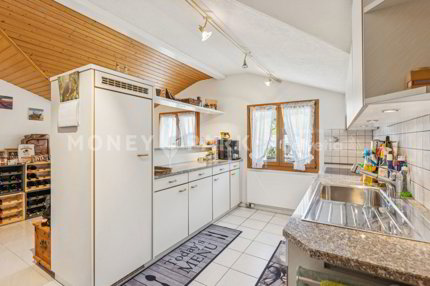 4.5-Zimmer-Dachwohnung mit Weitblick 1/5