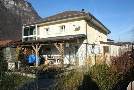 Grande maison avec 2 appartements de 3,5 pièces sur 672 m2 1/5
