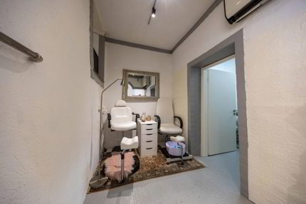 Local commercial de 5 pièces en location à Sion - 75 m² 1/5