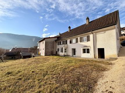 Maison de 8 pièces en vente à Moutier 1/5
