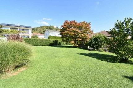 Maison individuelle de 7.5 pièces en vente à Stettfurt - 320 m² 1/5
