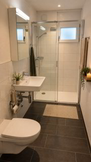 Moderne 4.5-Zimmer-Wohnung mit Balkon in ruhiger Lage 1/5