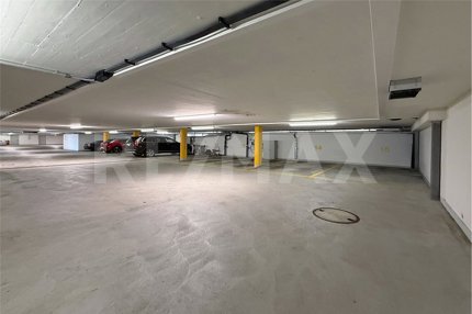 Parkplatz in der Einstellhalle 1/5