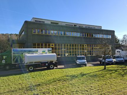 680 m² helle Geschäfts- und Bürofläche in Kallnach 1/3
