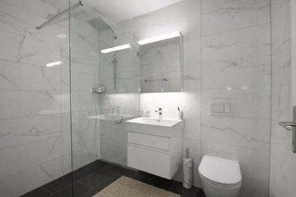 Moderne 2.5-Zimmer-Neubauwohnung mit Balkon 1/5