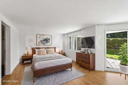 Grosszügiges 8½-Zimmer-Doppeleinfamilienhaus in ruhiger Lage 1/5