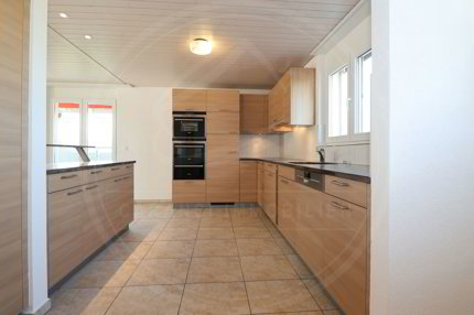 Grosszügige 3½-Zimmer-Wohnung im 1. OG in Birrhard zu vermieten 1/5