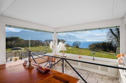 Maison with 5.5 rooms on sale in Villeneuve VD - 400 m² 1/5