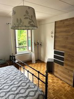 Jolie maison de 4 pièces au rez 1/5
