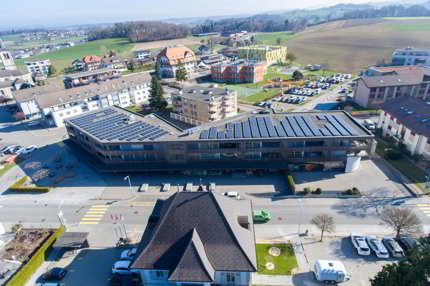 Attraktive Gewerbeinvestition mit langfristigem Ankermieter im Zentrum von Schmitten 1/5