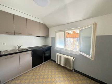 Appartement de 2.5 pièces + un bureau + une pièce indépendante 1/5