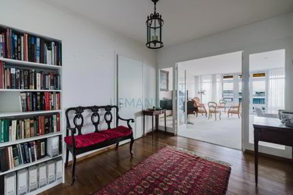 Opportunité unique : appartement de standing en étage élevé 1/3