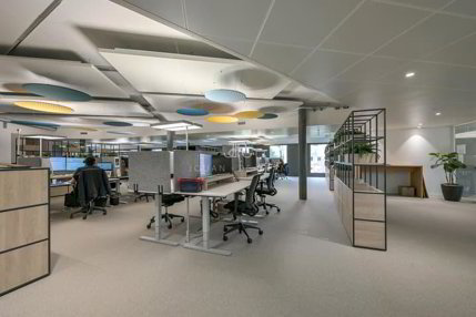 700 m2 de bureaux à louer dans un immeuble moderne 1/5