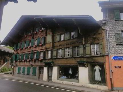 Immeuble mixte de 5 pièces en vente à Les Moulins - 210 m² 1/3