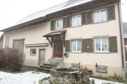 Einfamilienhaus mit Scheune an ruhiger Lage 1/5