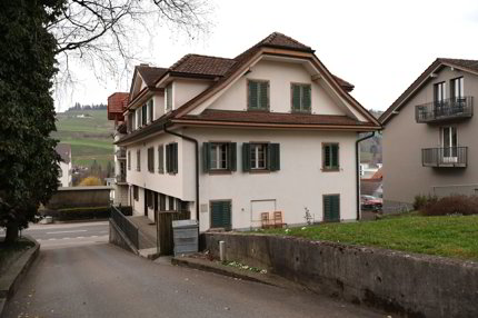 Mehrfamilienhaus mit Entwicklungspotenzial im Zentrum von Entlebuch 1/5