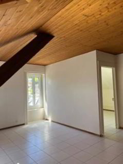 Charmant appartement de 2 pièces sous les toits à Neuchâtel 1/5