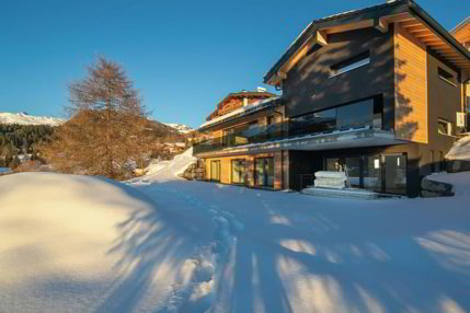Beautiful new chalet under construction with stunning views in... 1/3