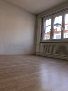 Charmant appartement 2 pièces avec balcon au Locle 1/3