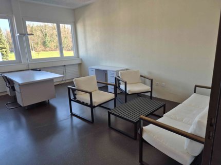 Büroräume (110 m2) mit Produktionshalle (175 m2) 1/5