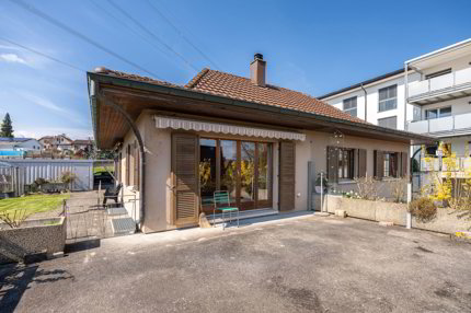 4.5-Zimmer-Einfamilienhaus mit Studiowohnung 1/5