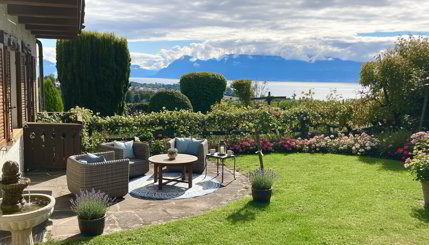 Vue exceptionnelle et dégagée sur le lac ! 1/5
