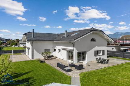 Spacieuse villa individuelle de 269 m² avec 2 logements, sur une... 1/5