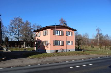 Einfamilienhaus mit Bachanstoss 1/5